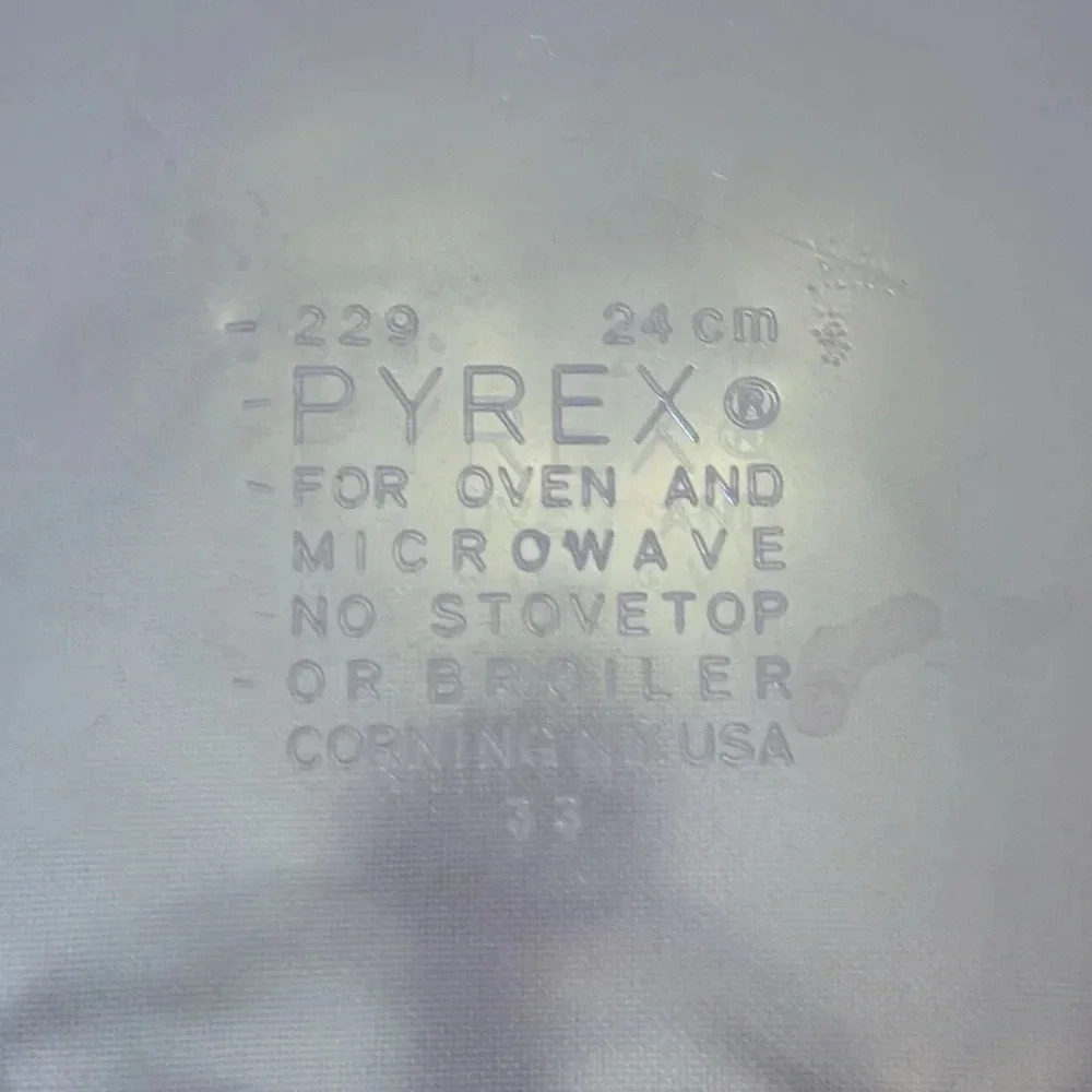 Pyrex Cranberry Glass 9.5” Set of 2 Fluted Pie Pans Crimped Deep Dish Plates 229 - Picture 6 of 6